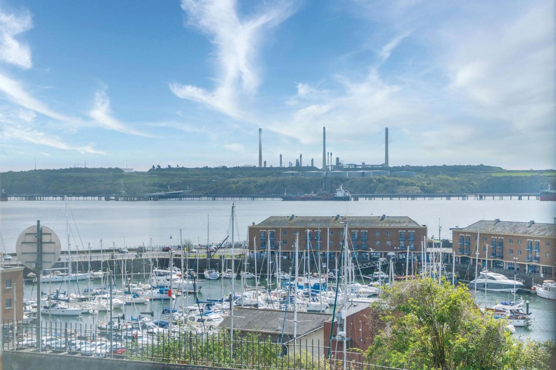 Harbour View - 2 Bedroom Apartment - Milford Haven Dış mekan fotoğraf